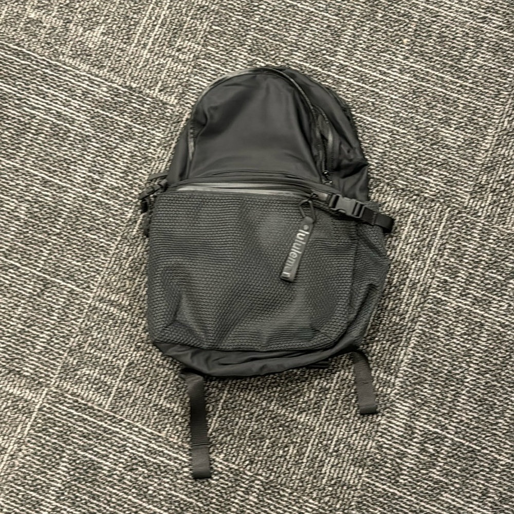 Lululemon All Hours Backpack black. NWT